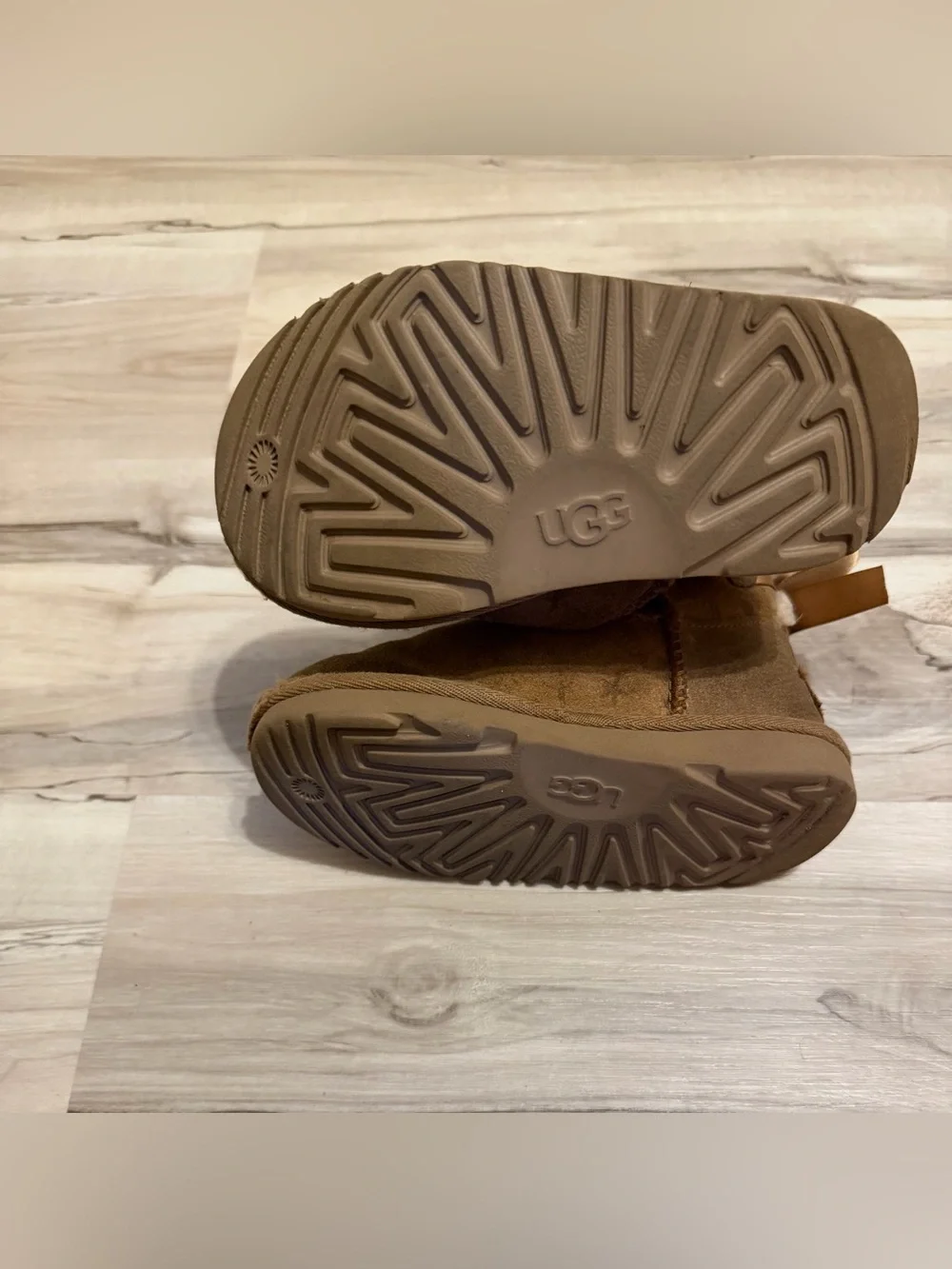UGG cute kids